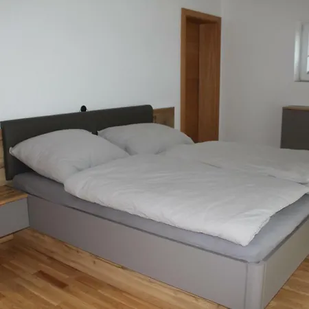 公寓 Zu Hause Mit Aussicht
